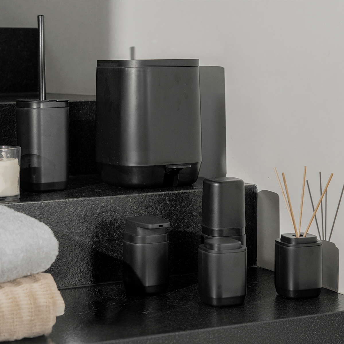 Kit de banheiro Completo com lixeira de pedal Ou 5 peças Linha Aura
