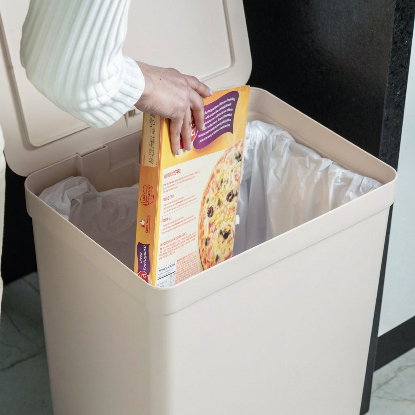 Lixeira com pedal Ou 50L Linha Trium - Ou