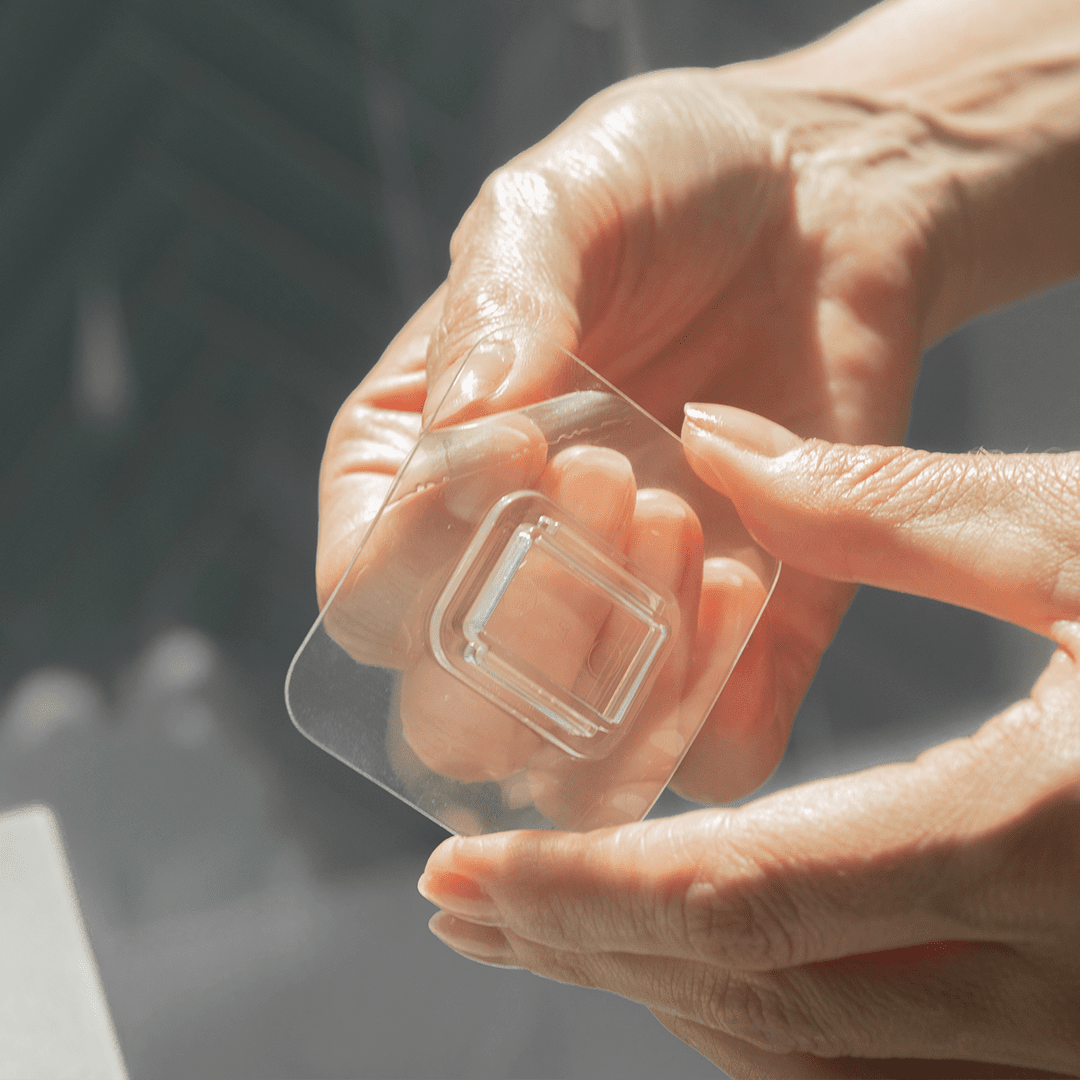 Adesivo Ultra Click: instale seus produtos sem furar paredes - Ou