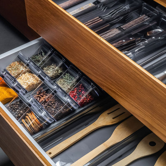 Guia para organizar as gavetas do balcão da pia - Ou