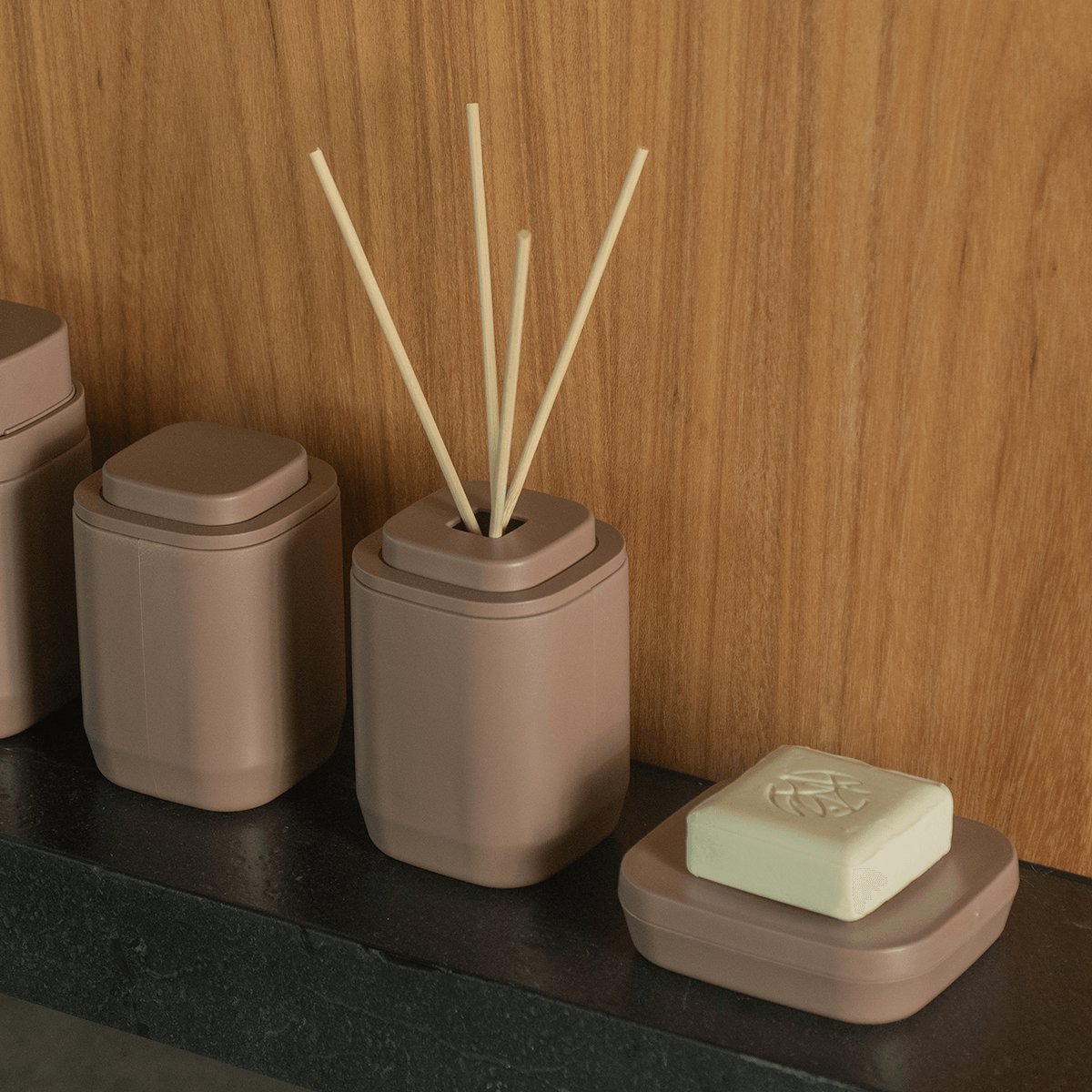 Kit de acessórios de bancada com saboneteira Ou 3 peças Linha Aura