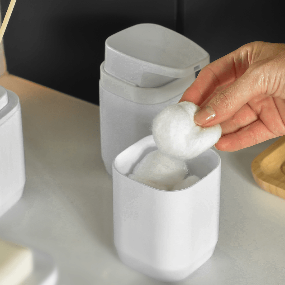 Kit de acessórios de bancada com porta sabonete líquido Ou 3 peças Linha Aura