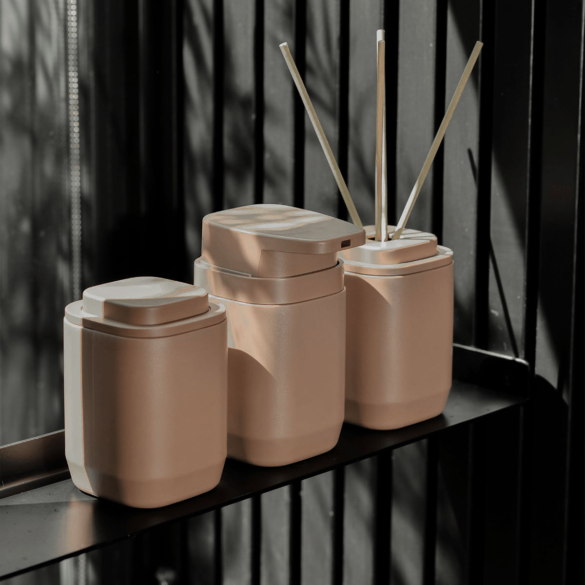 Kit de acessórios de bancada com porta sabonete líquido Ou 3 peças Linha Aura