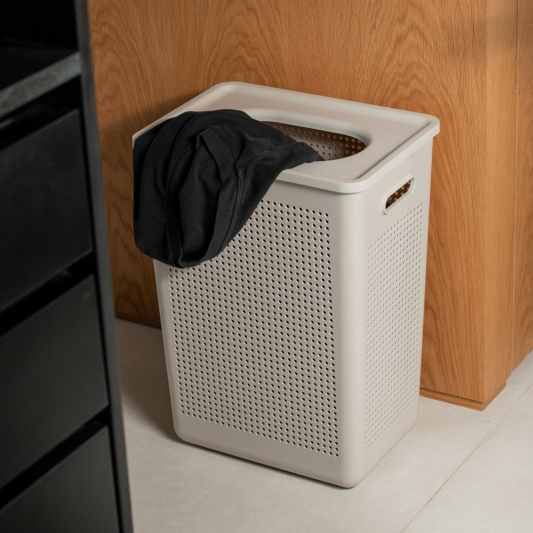 Cesto de Roupas com Tampa Ou 38L Linha Flow - Ou