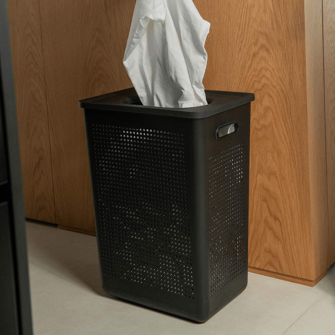 Cesto de Roupas com Tampa Ou 38L Linha Flow - Ou