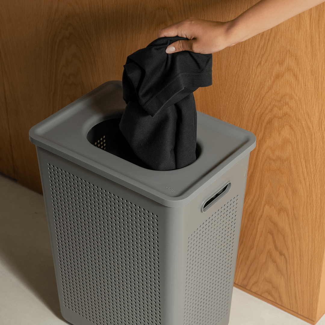 Cesto de Roupas com Tampa Ou 38L Linha Flow - Ou