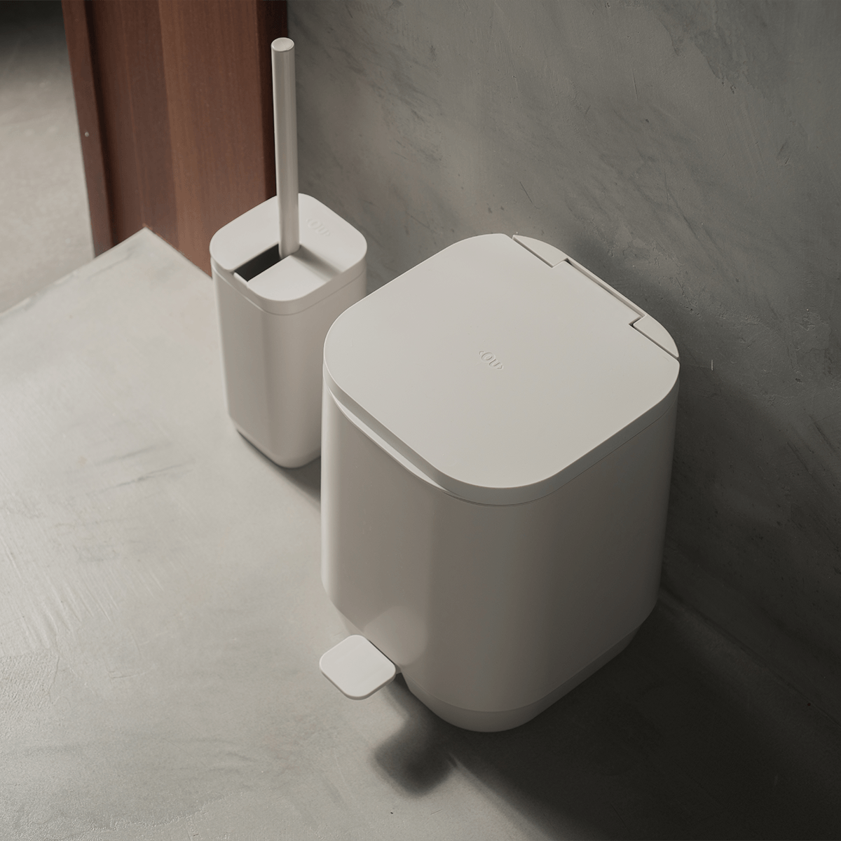 Kit de banheiro com lixeira com pedal Ou 2 peças Linha Aura - Ou
