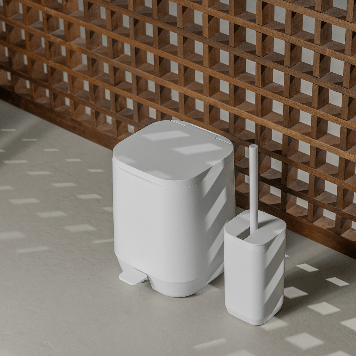 Kit de banheiro com lixeira com pedal Ou 2 peças Linha Aura - Ou