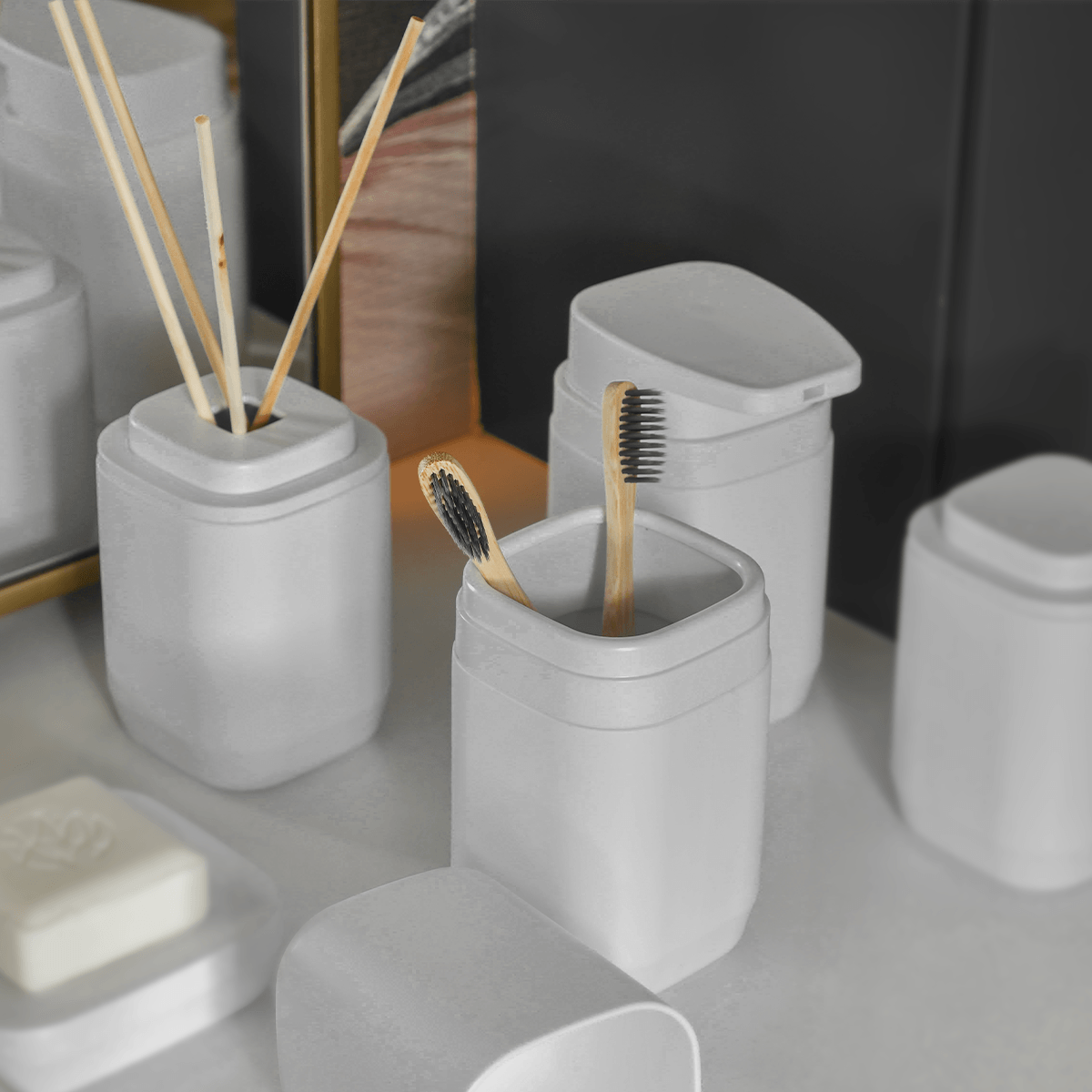 Kit de banheiro Completo com lixeira de pedal Ou 6 peças Linha Aura - Ou