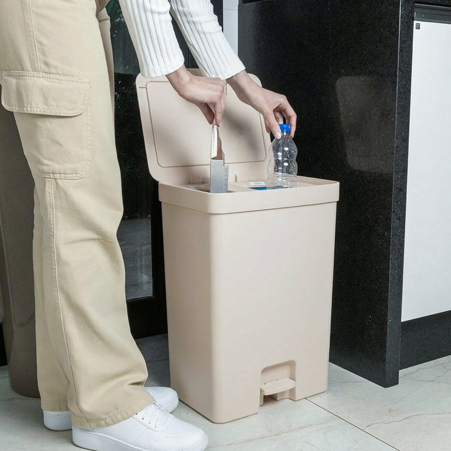 Lixeira com pedal com duplo compartimento Ou 30L Linha Trium - Ou