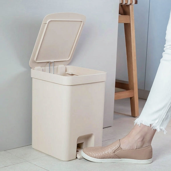 Lixeira com pedal Ou 12L Linha Trium - Ou